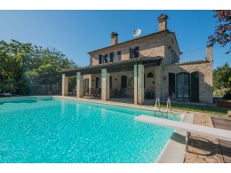 RESTORED FARMHOUSE WITH POOL FOR SALE IN THE MARCHE, renovated farmhouse with swimming pool for sale in the Marche in Italy